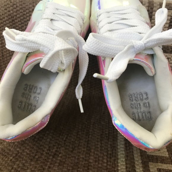 Dolls Kill LALA Hologram Platform Sneaker 5 - Picture 4 of 11